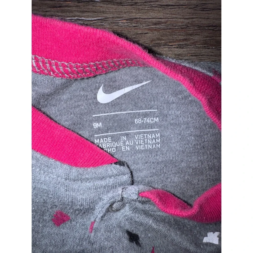 Nike Baby Girls Gray Pink Geometric Logo Footed Sleeper Romper 9M
